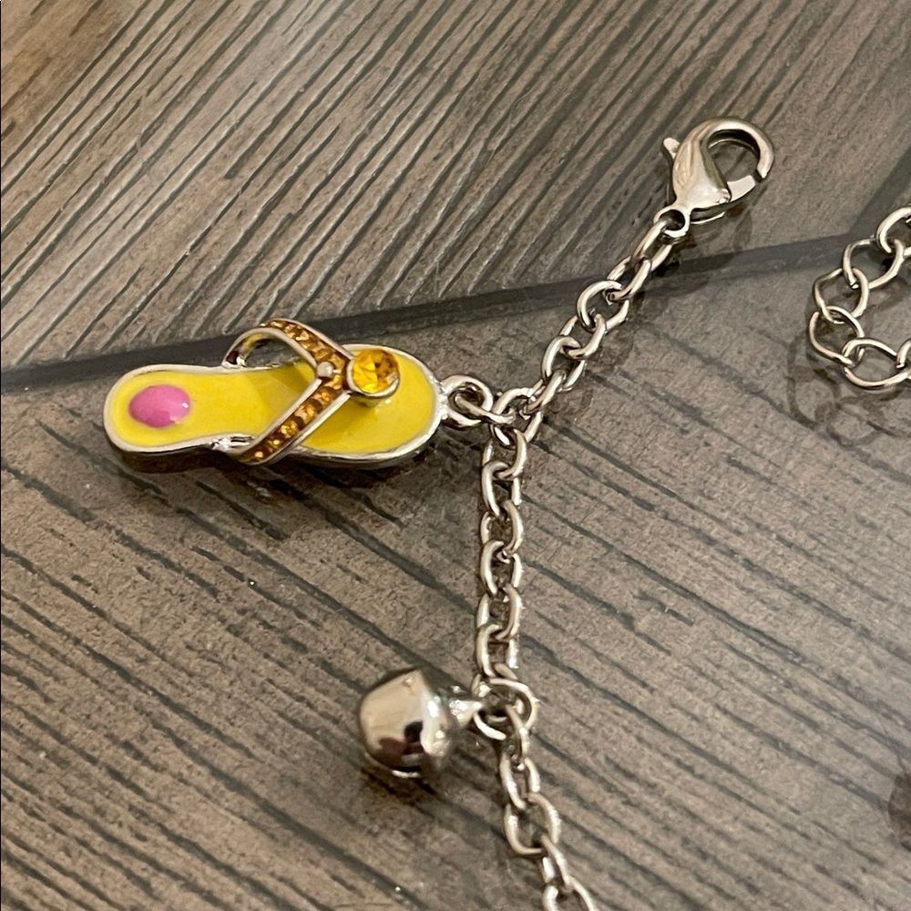 Vintage Y2K Flip Flop Ankle Bracelet with Bells - Picture 2 of 15